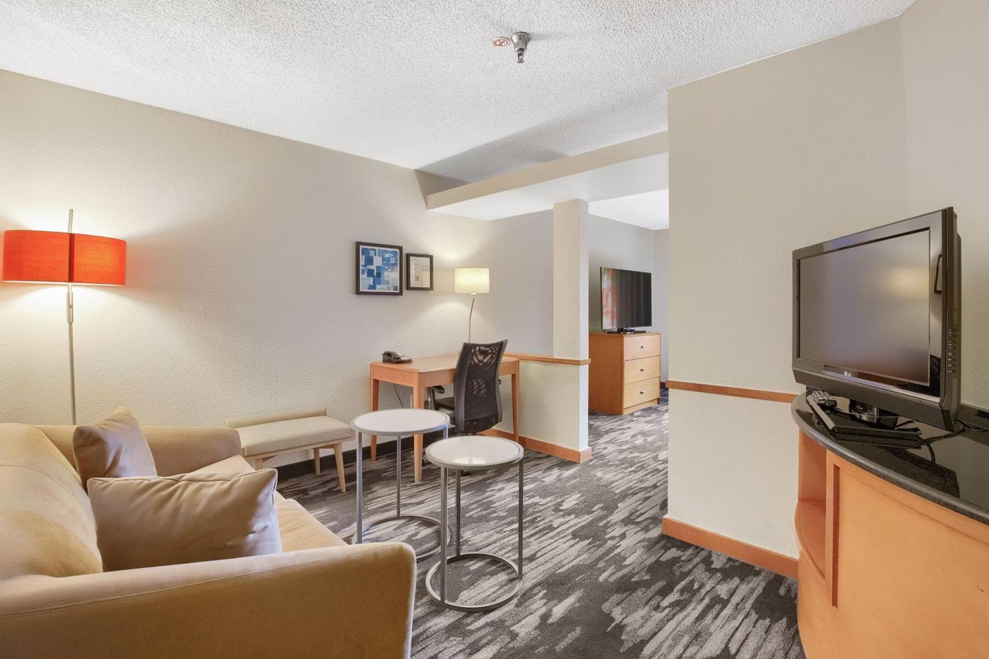 Fairfield Inn And Suites Мобил Экстерьер фото