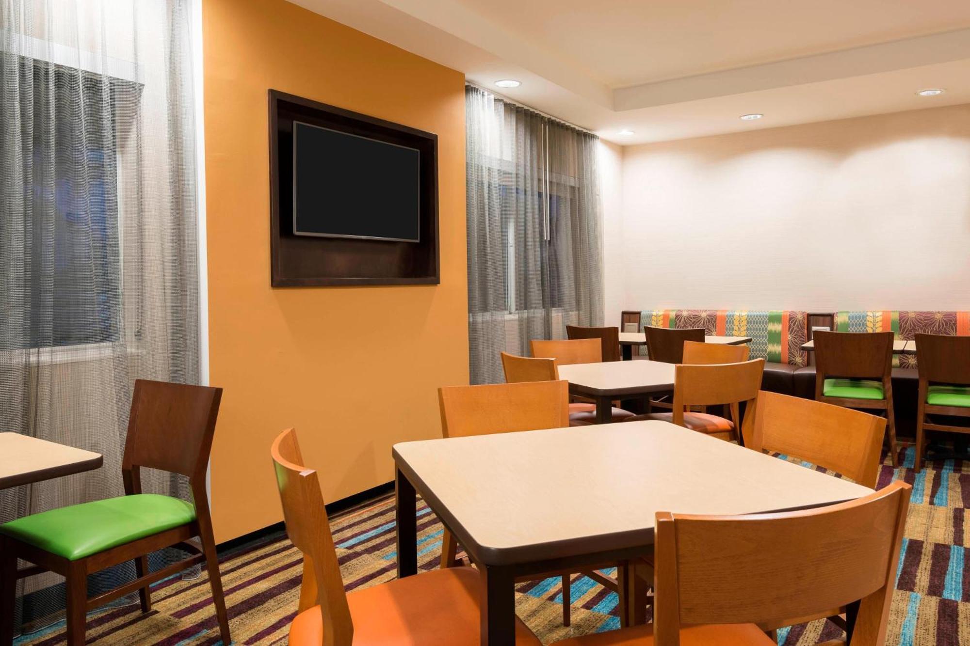 Fairfield Inn And Suites Мобил Экстерьер фото